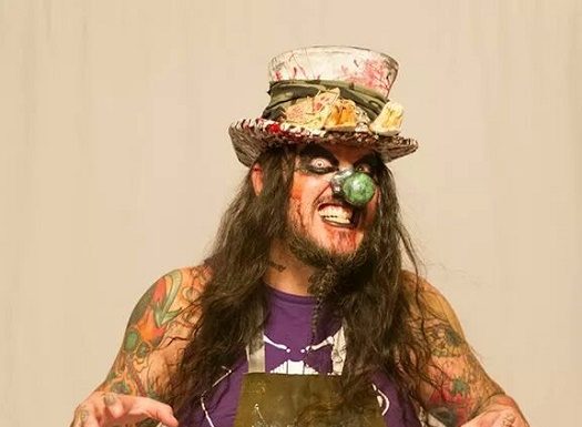 “When you see Sinn Bodhi, … you’re seeing everything that’s spilling outta my mind.” Talking professional wrestling with The Warlord of Weird