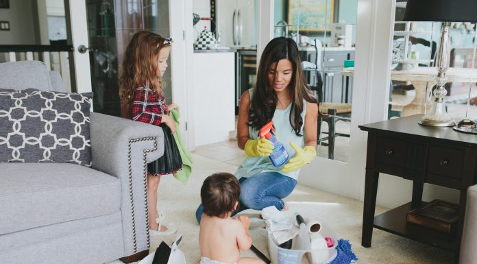 Why Mommy Stress Eats