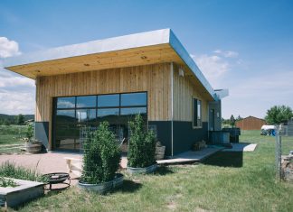 Airbnb in South Dakota: Making Money While Making Friends