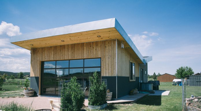 Airbnb in South Dakota: Making Money While Making Friends