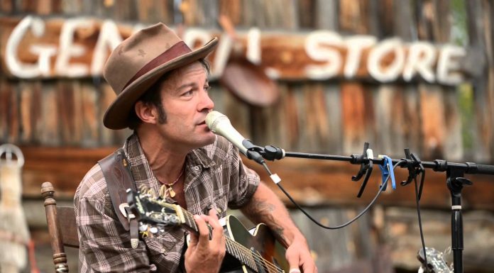 Field Notes & Fixations: The Jalan Crossland Band