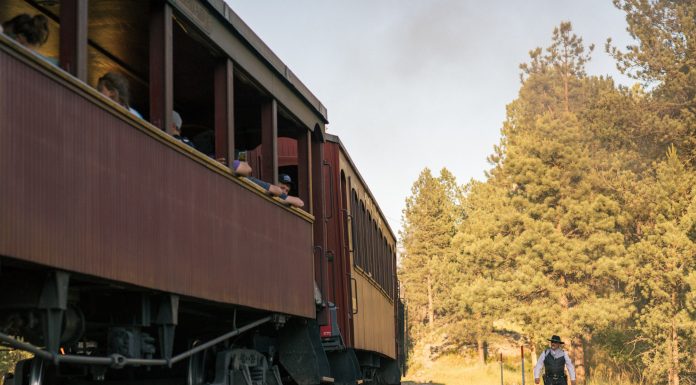 1880 Train Old West Shootout