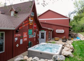 At the Cabin: Cedar Ridge Hideaway