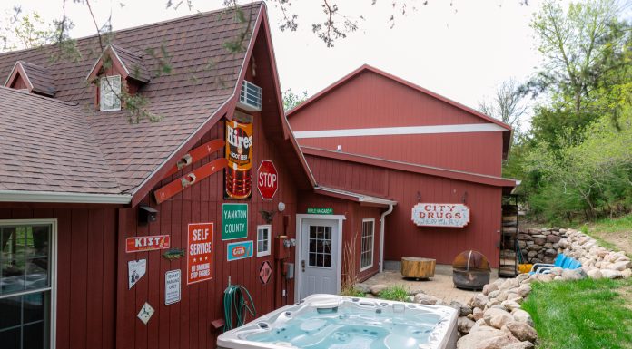 At the Cabin: Cedar Ridge Hideaway