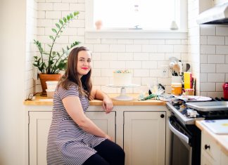 Hang Out With Sara Damjanovic