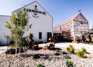 The Farmhouse Bistro & Bar: Fresh and Authentic American Cuisine