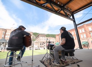 Outlaw Square | Family Fun in the Town of No Rules and No Regrets