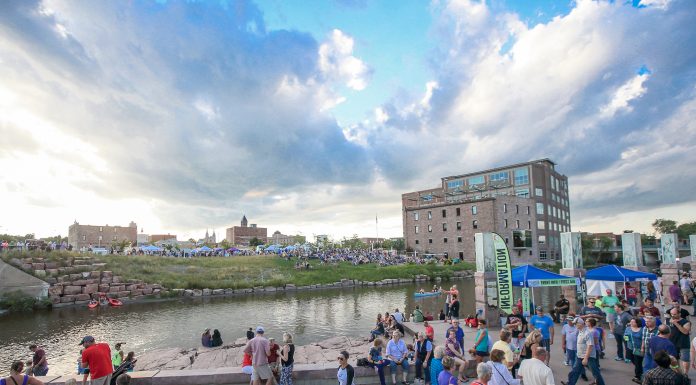 The 605 Show Podcast: Episode 43 | Live from Ode to Food & Drinks with Downtown Sioux Falls Inc. + Visit Rapid City