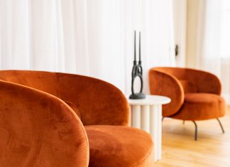 A Charming Canvas For Any Event | Convolo