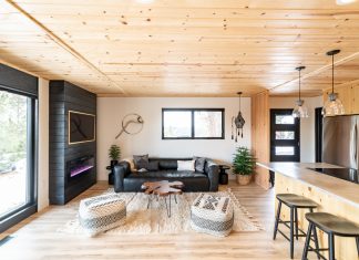 605 Stops By | The Crow’s Nest