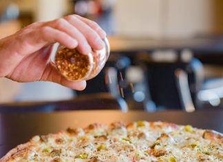 1960s Charm | Charlie’s Pizza House