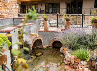 605 Stops By // Moccasin Springs Natural Mineral Spa