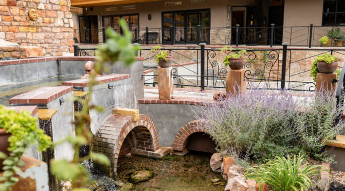 605 Stops By // Moccasin Springs Natural Mineral Spa