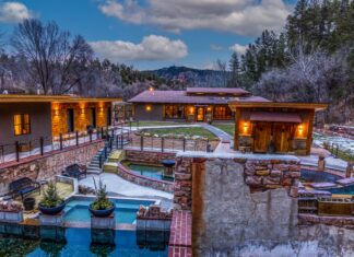 Service Spotlight // Moccasin Springs Natural Mineral Spa