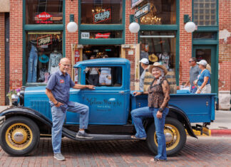 605 Stops By // Madame Peacock’s Beer & Bling