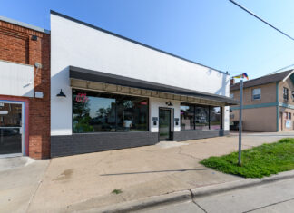 605 Stops By // Daylily Coffee and In Flower