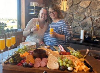 605 Stops By // Pure Bridal