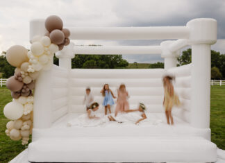 605 Weddings Cover // Intentional Storytelling // Brase Images