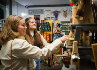 Merry Moments // Celebrating in Spearfish