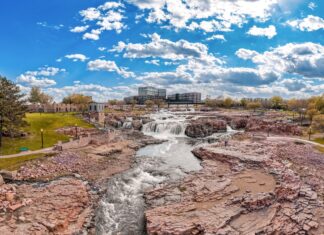 Seasonal Fun | Fall & Winter in Sioux Falls